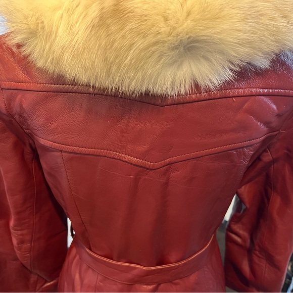 Vintage Golét 1970’s Red leather coat trimmed with a silver fox collar 8/10 Med - Picture 4 of 16